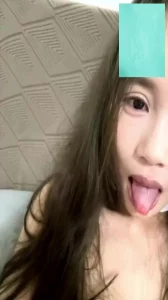 【章哥经典】裸聊超级大逼洞哺乳期宝妈